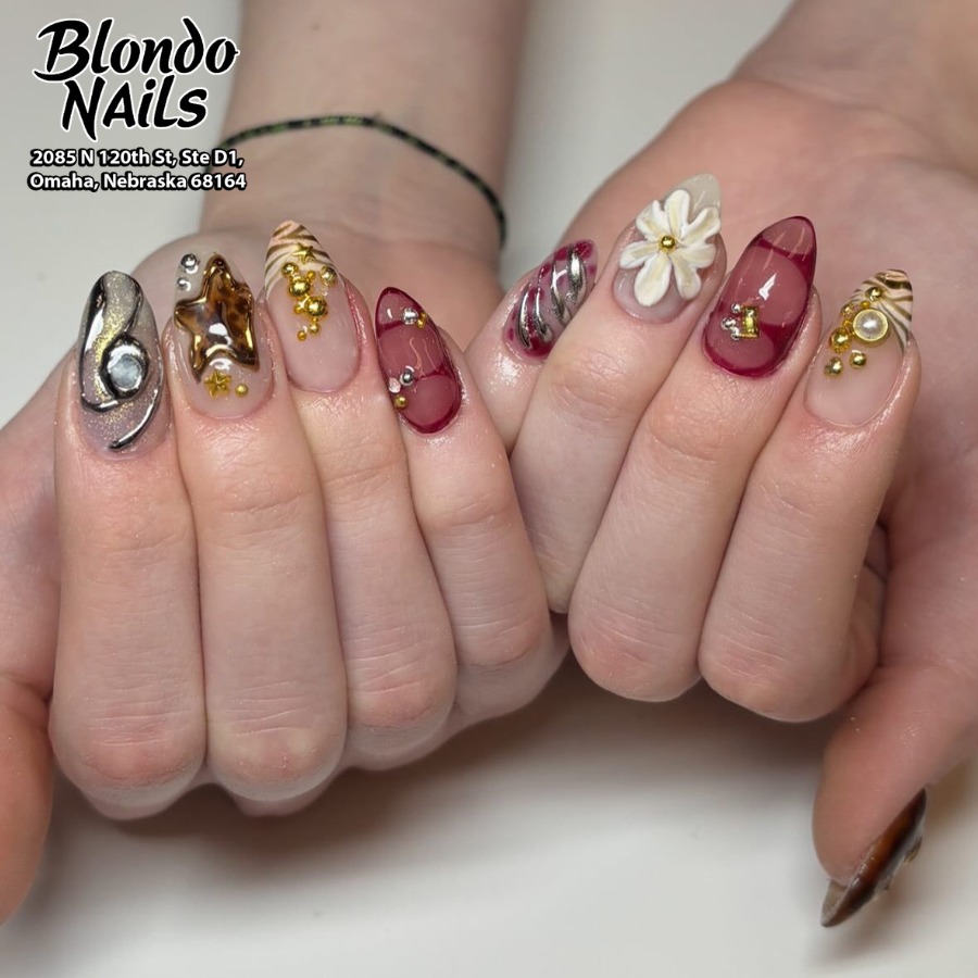 Blondo Nails